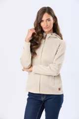 Campera de felpa con cierre frontal, capucha y detalle de parche de cuero sintético en la manga.