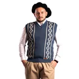 Chaleco de punto azul con escote en V y diseño geométrico en color crema.