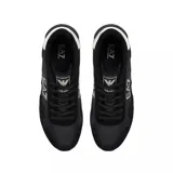Championes urbanos EA7 Emporio Armani, color negro con detalles en blanco. Presentan un diseño combinado de gamuza y tejido técnico, con el logo de la marca en el lateral y una suela de goma con plataforma.