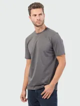 Remera de punto de algodón de la marca Boss, con cuello redondo, mangas cortas y logo de la marca bordado en el pecho.