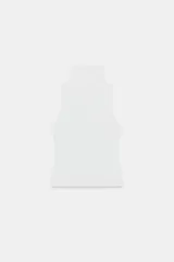 Top blanco de cuello alto y manga sisa, confeccionado con mezcla de poliamida, de corte ajustado al cuerpo y bajo recto.