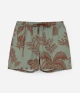 Bermuda de baño para hombre, color verde salvia con estampado de palmeras y vegetación en tono marrón. Posee cintura elástica con cordón de ajuste marrón y calzoncillo interior de malla.