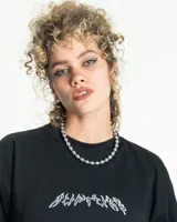 Collar corto plateado con cadena de acero inoxidable y perlas hematite.