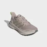 Championes de running Adidas Ultrarun 5 TR, color marrón con detalles en verde lima y suela adherente.