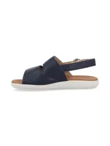 Sandalia de cuero azul con tiras ajustables con velcro y hebilla metálica en el talón. Posee plantilla color suela y suela blanca flexible.