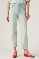 Jeans Levi's modelo Ribcage Straight Ankle, color celeste claro, de tiro ultra alto y corte recto al tobillo, confeccionados en denim con diseño clásico de cinco bolsillos.