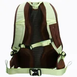 Mochila de senderismo Merrell Crest Daypack con capacidad de 22 litros, en combinación de colores verde claro y marrón. Cuenta con diseño ergonómico, respaldo acolchado, bolsillos laterales para botellas, cinta frontal daisy chain y correas ajustables con silbato de emergencia.