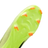 Championes de fútbol Nike Zoom Mercurial Vapor 16, color verde lima con detalles en negro y tapones en color naranja. Diseño aerodinámico con tecnología Air Zoom para mayor amortiguación.