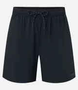 Bermuda deportiva masculina de corte holgado, color negro, con cintura elástica y cordón ajustable. Presenta un diseño minimalista con bolsillo trasero.