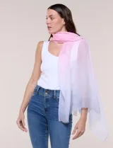 Pashmina tejida marca Barrington con diseño degradé en tonos lila y rosado, y terminaciones desflecadas.