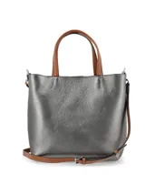 Cartera tipo shopper color plomo con asas de mano y correa larga ajustable en tono tostado.