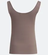 Blusa musculosa color gris claro, con escote en U y breteles anchos. Confeccionada en poliamida y poliéster.