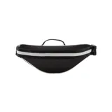 Riñonera negra con logo Nike bordado en azul, cierre superior con cremallera y correa ajustable con hebilla.