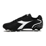 Championes de fútbol Diadora Optimus, color negro con detalles en blanco.