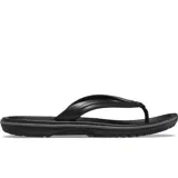 Ojotas Crocs modelo Crocband Flip de color negro, con tira superior de dedo y detalle de franja gris en la entresuela.