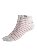 Pack de tres pares de medias grises tobilleras con detalle de cerezas bordadas.