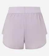 Short deportivo modelo runner de corte holgado, con cintura elástica ancha y bajo redondeado. Confeccionado en tejido técnico de secado rápido, ideal para actividades físicas.