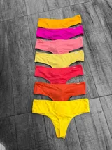 Pack de bombachas colaless de tiro alto en colores surtidos.