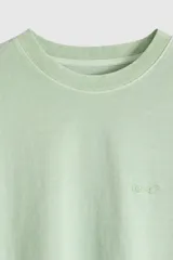 Remera de manga corta Levis modelo Red Tab Vintage Tee, color verde claro con pequeño logo bordado a tono en el pecho.
