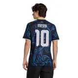 Camiseta de fútbol Adidas de la Selección Argentina, edición especial con diseño gráfico de hojas en tonos azules sobre fondo negro. Presenta el número 10 en el frente, el logo de Adidas, el parche de campeón del mundo FIFA 2022 y el escudo de la AFA.