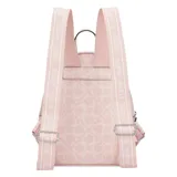 Mochila Guess modelo Nessa, color rosa con estampado de monograma de la marca. Presenta un bolsillo frontal con cierre, correas ajustables con logo estampado y herrajes plateados.