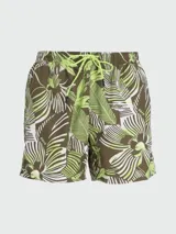 Short de baño para hombre de la marca Hugo Boss, color verde oliva con estampado tropical en blanco y verde lima. Presenta cintura elástica con cordón de ajuste en color verde lima y el logo de la marca repetido sutilmente en el estampado.