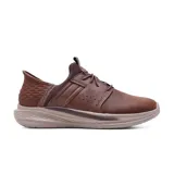 Zapato casual Skechers Slip-ins Relaxed Fit: Slade - Zachary, color marrón, con cordones elásticos y plantilla Skechers Air-Cooled Memory Foam.