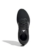 Championes Adidas Cloudfoam Move color negro con detalles plateados y las tres tiras características de la marca en los laterales.