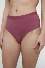 Bombacha tiro alto color borgoña, con fundillo de algodón.