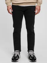 Jean de corte skinny color negro.