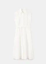 Vestido midi camisero de lino color blanco, sin mangas, con cuello solapa, cierre frontal de botones y cinturón ajustable del mismo género. Cuenta con detalles de costura calada en el frente.