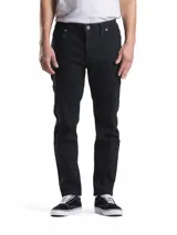 Jean de corte regular fit con silueta recta y relajada, confeccionado en denim negro. Cuenta con cierre frontal, botones metálicos y bolsillos laterales y traseros.