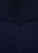 Pantalon de punto de tiro alto con diseño recto y largo, confeccionado en tejido fino con cintura elástica.