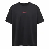 Remera unisex de corte oversize, color negro, confeccionada en algodón. Presenta un bordado frontal con la palabra 'GAINS.' en color rojo.