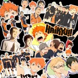 Set de 13 stickers con imágenes de los personajes del anime Haikyuu.