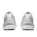 Championes Salomon XT-6 de color blanco con detalles en gris, equipados con sistema de cordones Quicklace, suela Contagrip y diseño inspirado en el trail running.