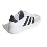 Championes Adidas Barreda blancos con detalles en negro, de estilo skate.