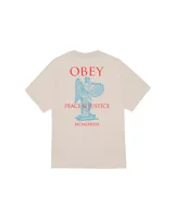 Remera de manga corta Obey, color gris claro, con cuello redondo y calce regular. Presenta un pequeño logo de la marca estampado en el pecho y un diseño gráfico grande en la espalda.