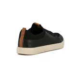 Championes urbanos negros con detalles en cuero sintético y suela color crema.