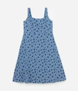 Vestido midi celeste con estampado floral, escote cuadrado y breteles anchos.