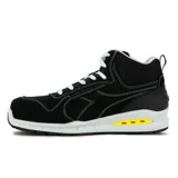 Championes de seguridad tipo bota de caña media, color negro con detalles en amarillo y blanco. Presentan cordones claros, suela con tecnología de amortiguación visible y diseño robusto.