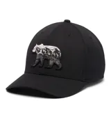Gorra snapback negra con parche frontal en forma de oso, que contiene un paisaje montañoso en tonos grises y blancos.