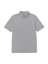 Remera polo Caterpillar de piqué gris, con cuello y puños acanalados, cierre frontal con botones y logo estampado en el pecho.
