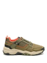 Calzado de trekking Caterpillar modelo Grapple Leather, color verde militar con detalles en naranja y suela beige. Confeccionado en cuero y gamuza, con cordones y suela de goma resistente.