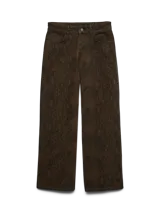 Jean wide leg de tiro medio para mujer, confeccionado en 100% algodón, con diseño de silueta amplia y estampa tipo snake en tono marrón oscuro.