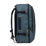Mochila Caterpillar modelo Voyager Backpack, color azul oscuro con detalles en amarillo y negro. Cuenta con compartimento principal amplio, bolsillo frontal con panel organizador y logo de la marca bordado.