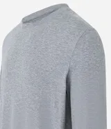 Pijama largo melange, con remera manga larga de cuello redondo y pantalón con cintura elástica.