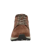Botín de cuero descarne color marrón con ajuste de cordones. Cuenta con suela de tecnología honey foam para mayor amortiguación y tracción, y plantilla hipoalergénica fabricada con materiales sustentables.