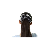 Colaless o coletero para el pelo color negro con estampado de pequeños corazones blancos, detalle de volados en el borde con inscripciones "ALWAYS GRATEFUL".