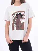 Remera blanca de manga corta con estampado frontal de una tortuga marina rodeada de corales y la frase "OCEAN LIFE".